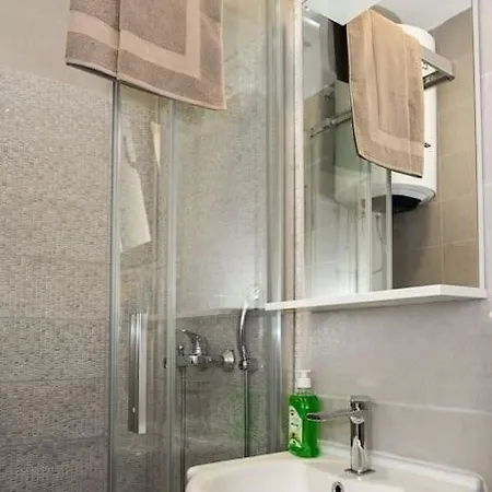 Vujovic Studio Apartment Tivat Buitenkant foto
