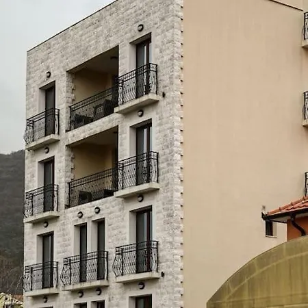 Vujovic Studio Apartment Tivat Buitenkant foto