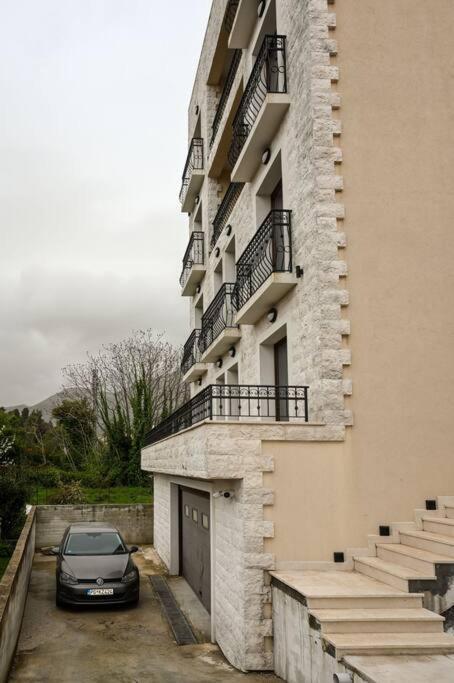 Vujovic Apartment *
